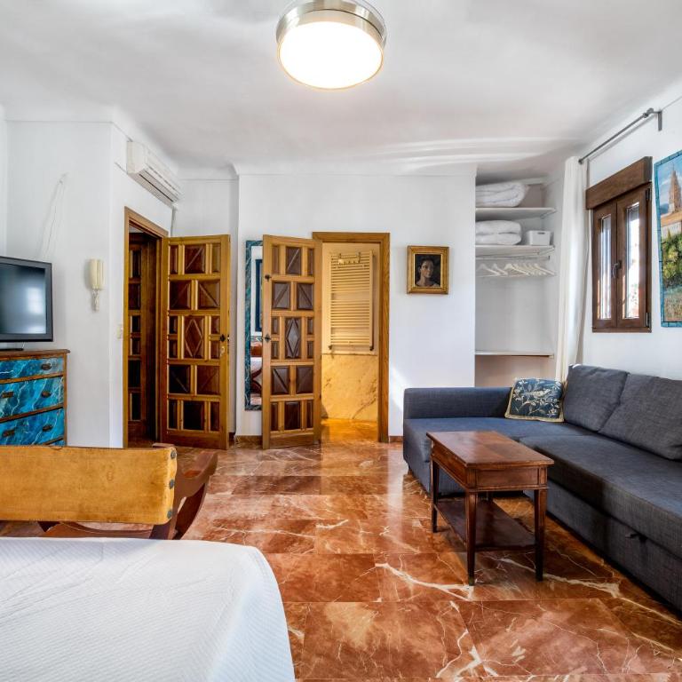 Apartamento con patio cordobés en San Basilio & Parking - Apartamento de 2 dormitorios - 14