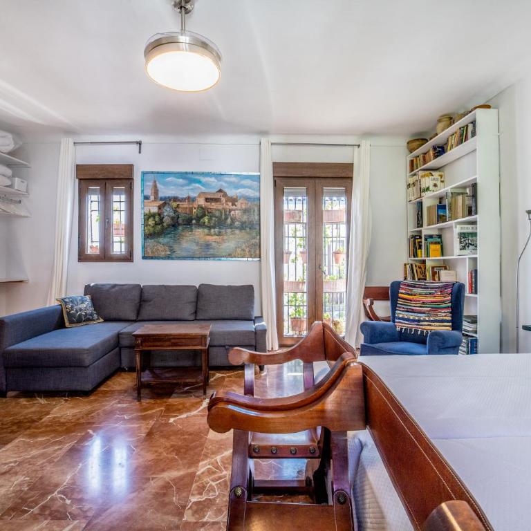 Apartamento con patio cordobés en San Basilio & Parking - Apartamento de 2 dormitorios - 11
