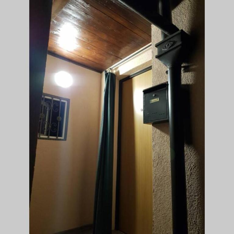 Apartman sa garažom i internetom - One-Bedroom Apartment - 21