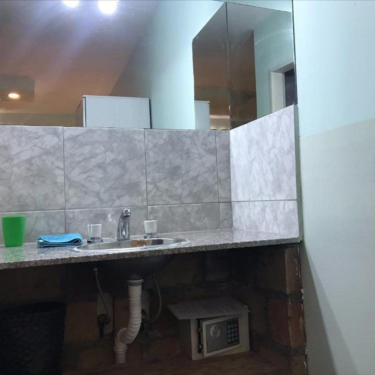 Apart Eva Luna Departamentos y Habitaciones con baño privado - Habitación Doble Estándar - 3
