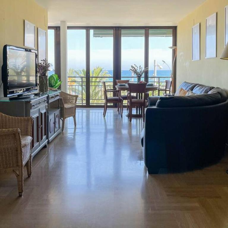 Vistas de ensueño a 1 min andando del Postiguet - Three-Bedroom Apartment - 22