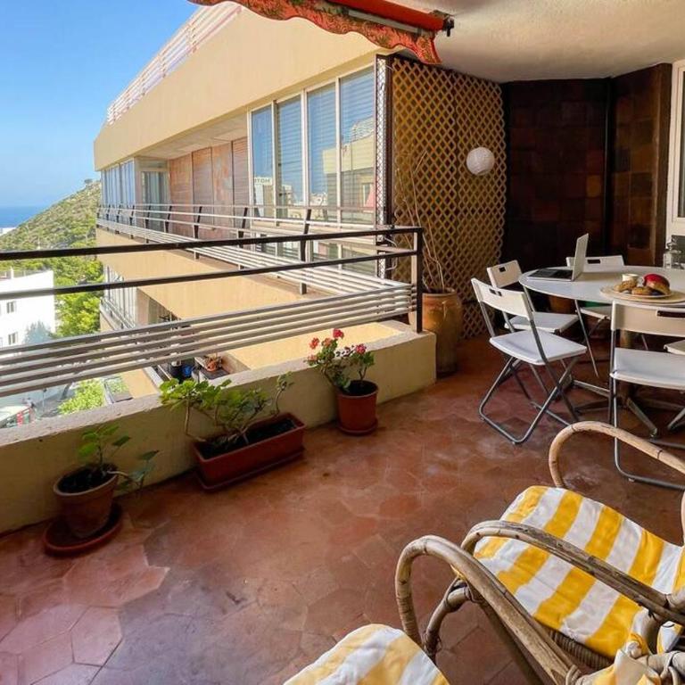 Apartamento con personalidad a 600 m de la playa. - Apartamento - 4
