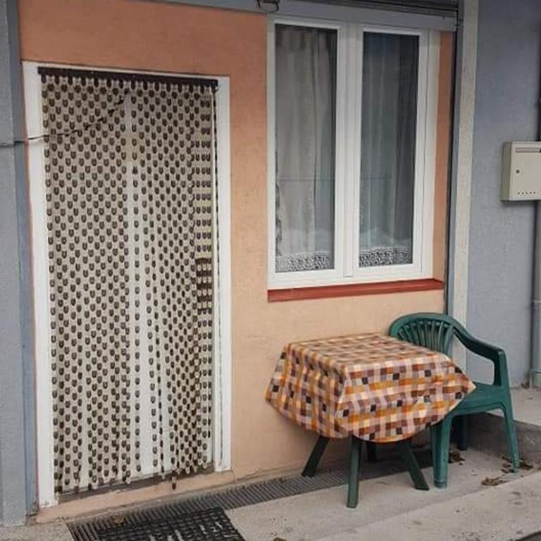 Mladenović smeštaj - Apartman sa 1 Spavaćom Sobom - 6