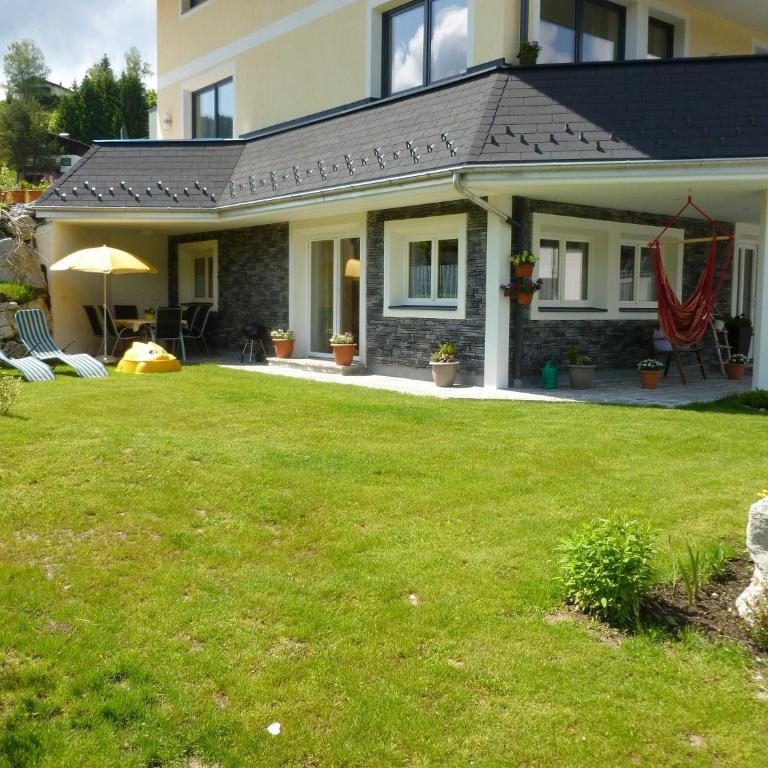 Ferienwohnung Bergblick - Two-Bedroom Apartment with Terrace - 52