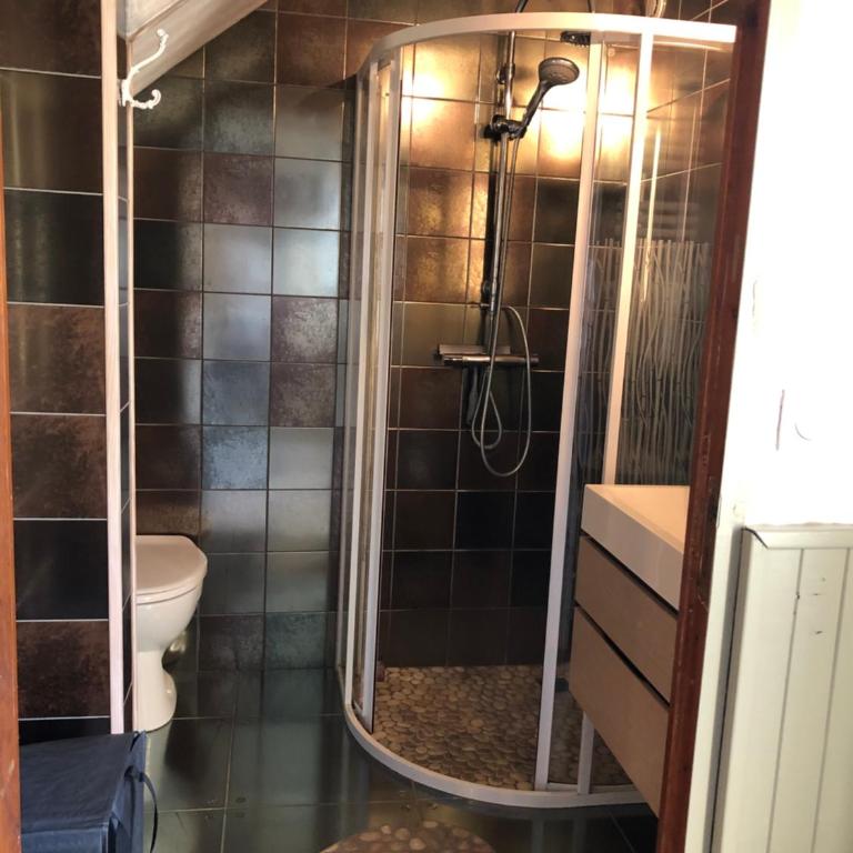 Havre de paix et de verdure proche Walibi et A43 - 4 étoiles - Maison 3 Chambres - 13