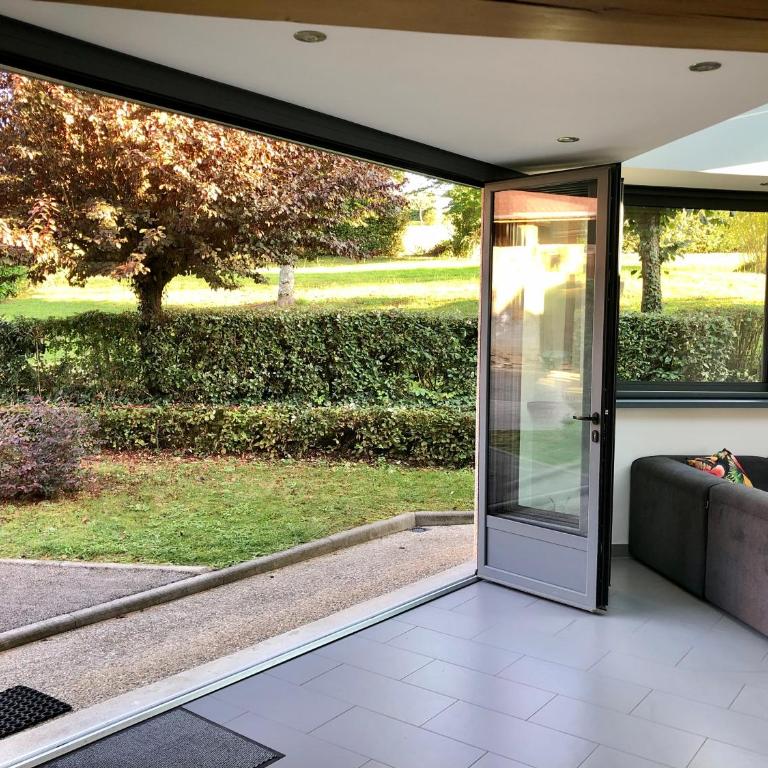 Havre de paix et de verdure proche Walibi et A43 - 4 étoiles - Maison 3 Chambres - 14