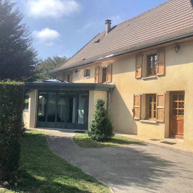 Havre de paix et de verdure proche Walibi et A43 - 4 étoiles - Maison 3 Chambres - 19