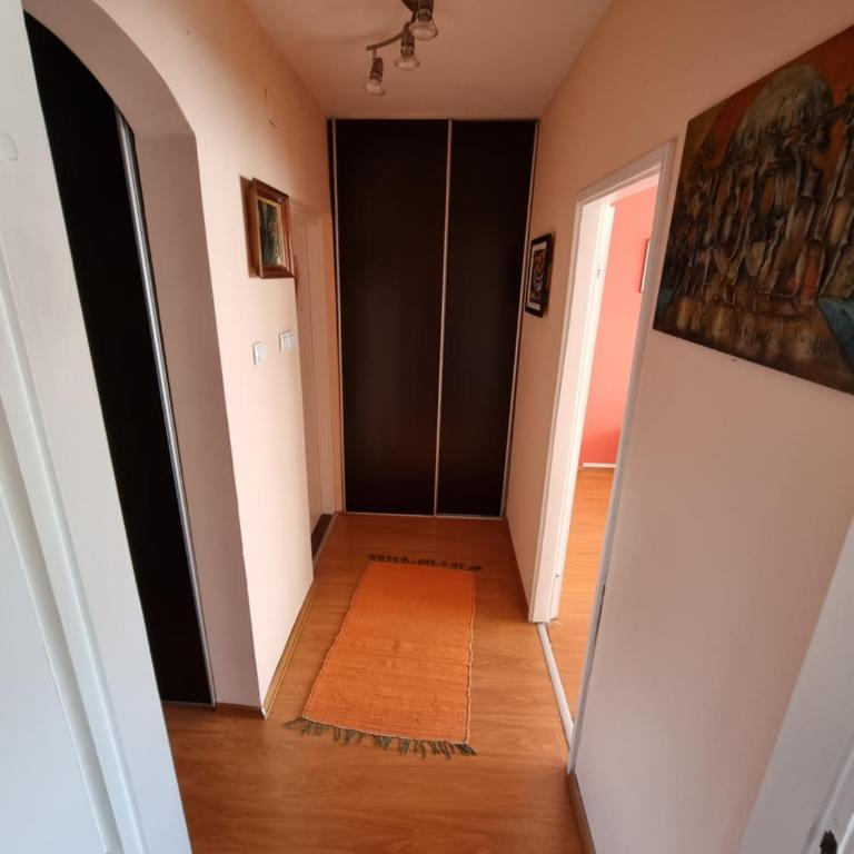 Large, Spacious Apartment Voždovac - Apartman sa 2 Spavaće Sobe - 6