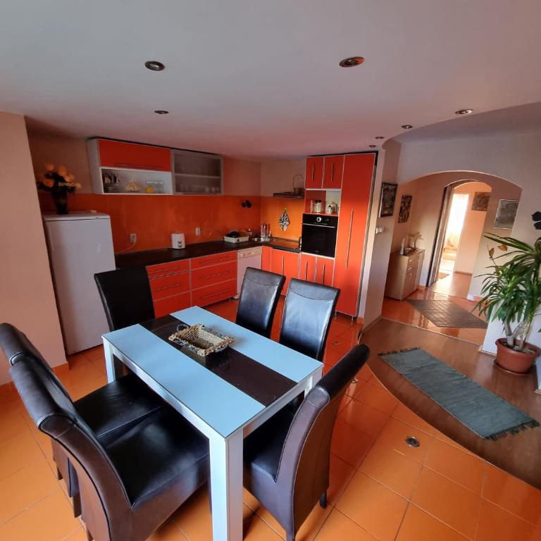 Large, Spacious Apartment Voždovac - Apartman sa 2 Spavaće Sobe - 12