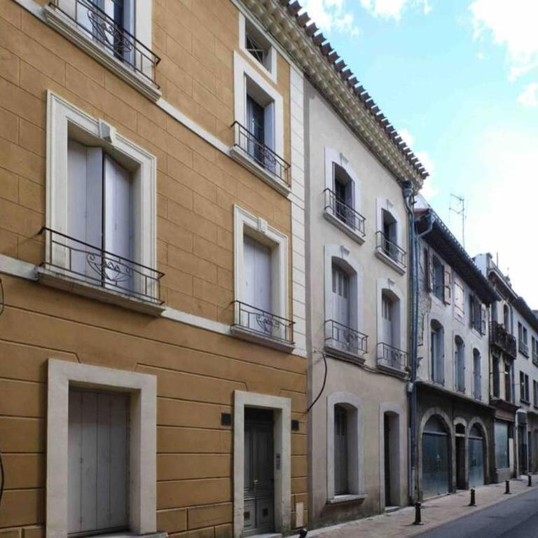 CENTRE VILLE Appartement 75m2, avec 3 chambres - Three-Bedroom Apartment - 13