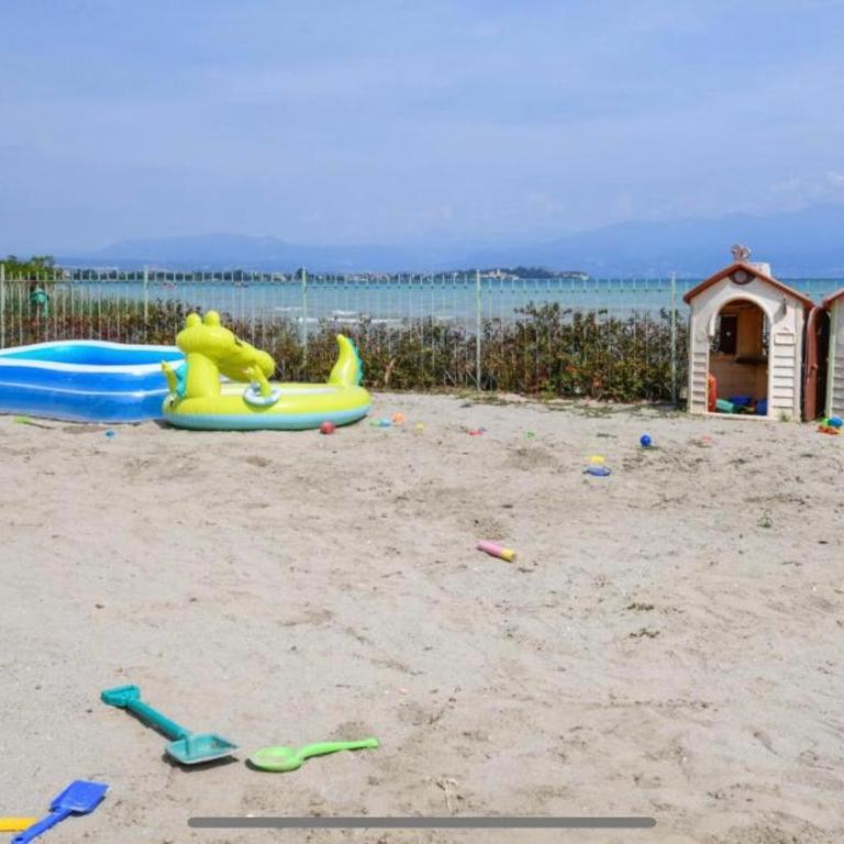 APPARTAMENTO INCANTEVOLE CON VISTA LAGO E SERVIZI - Appartamento con Vista Lago - 24