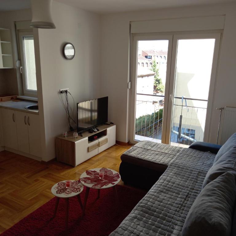 Leonora & Free Parking - One-Bedroom Apartment - 3