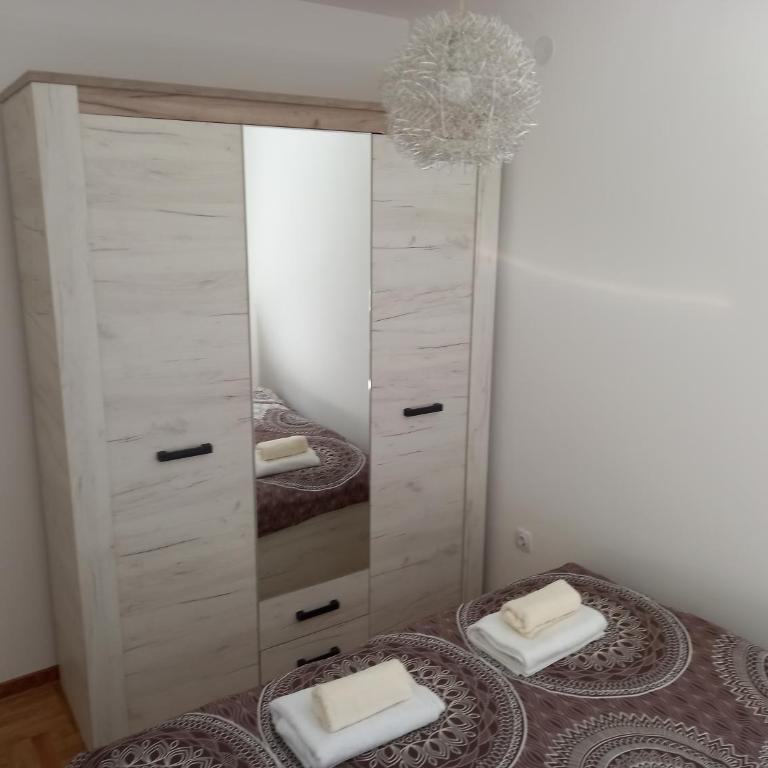 Leonora & Free Parking - One-Bedroom Apartment - 6