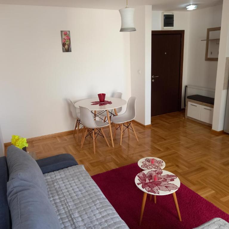 Leonora & Free Parking - One-Bedroom Apartment - 11