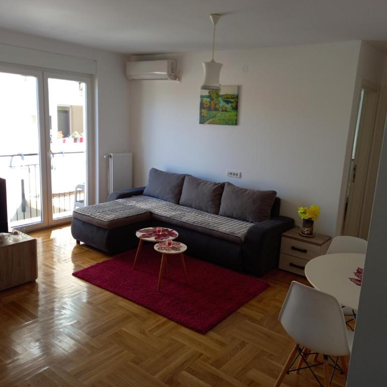 Leonora & Free Parking - One-Bedroom Apartment - 12