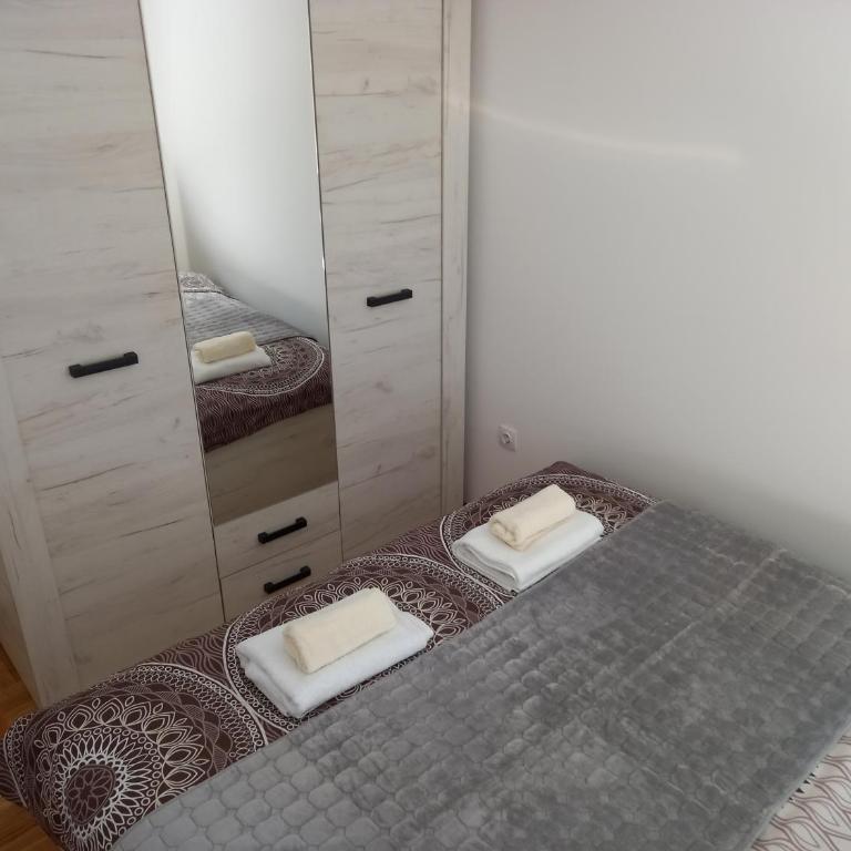 Leonora & Free Parking - One-Bedroom Apartment - 14