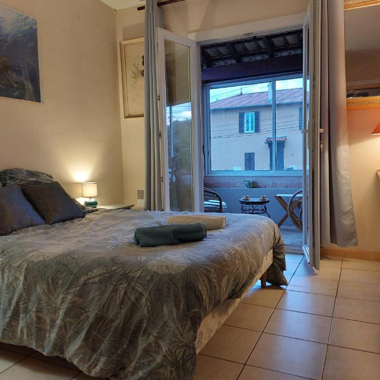 Home Tranquille Dans la Cité du Mimosa - 2 étoiles - Axelle Loc'Appart - Maison 1 Chambre - 10