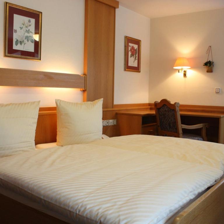 Hotel Königsseer Hof - Dreibettzimmer mit Balkon und Bergblick - 3