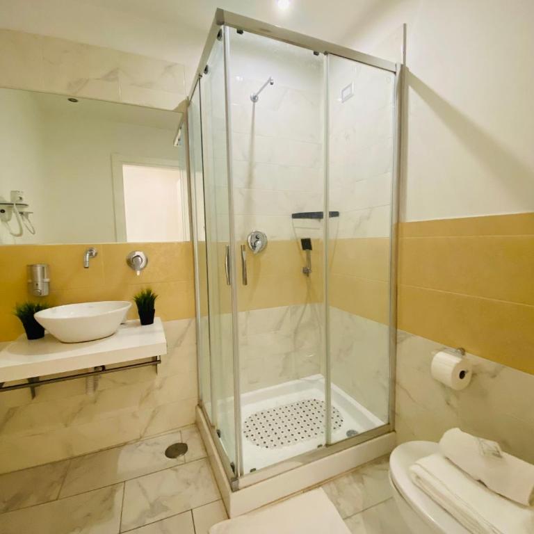 Santa Maria Accommodation - Deluxe Double Room - 8