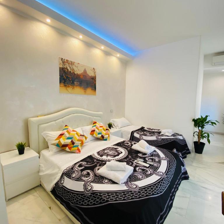 Santa Maria Accommodation - Family Room with Private Bathroom - 14