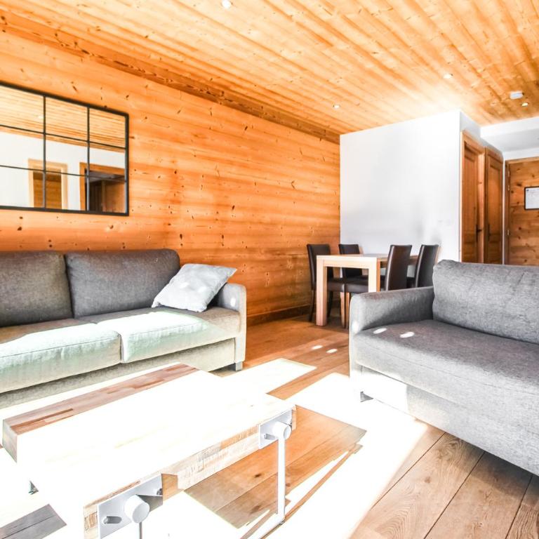 Vue panoramique sur les montagnes plein Sud - T2 Skis aux pieds, Piscine & Spa - Appartement 1 Chambre - 35