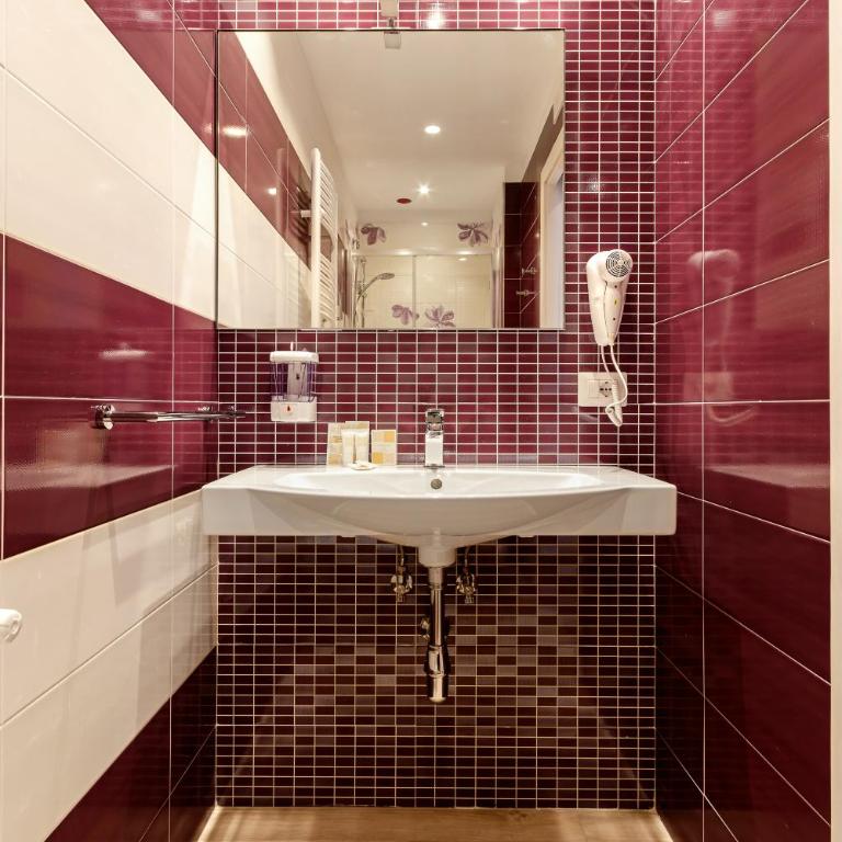 Tiffany Suites - Camera Matrimoniale - 6