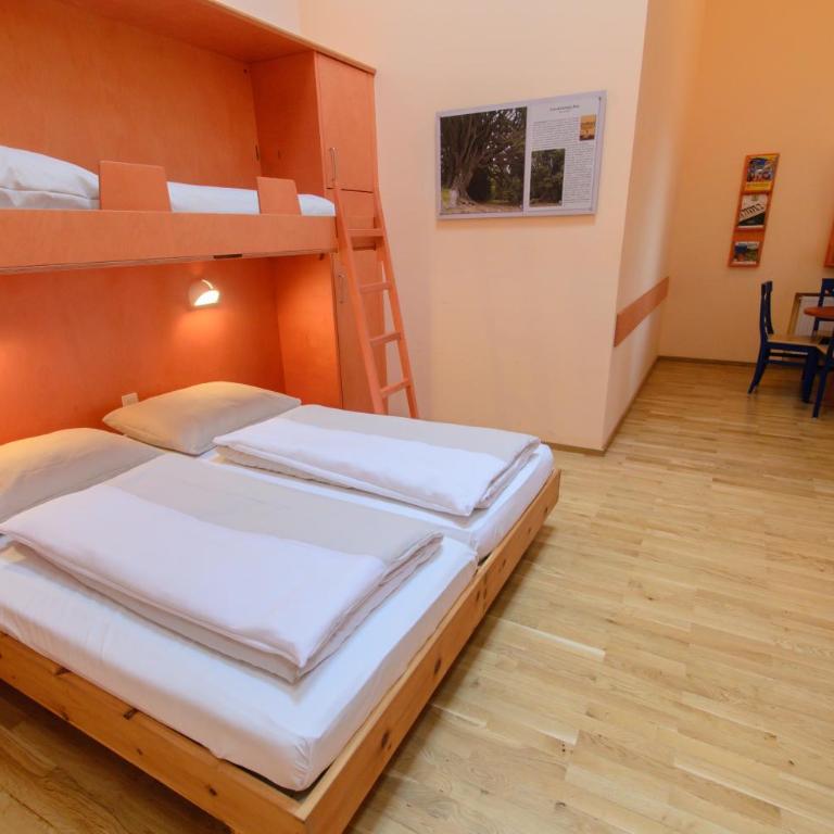 JUFA Hotel Hochrindl - Dreibettzimmer - 2