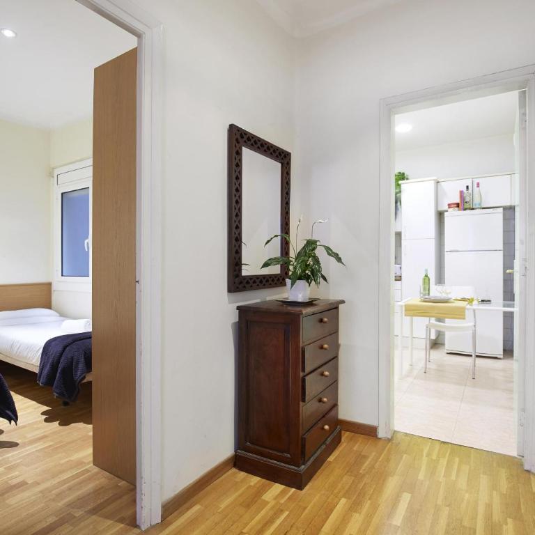 Apartamentos Calvet - Two-Bedroom Apartment - 3