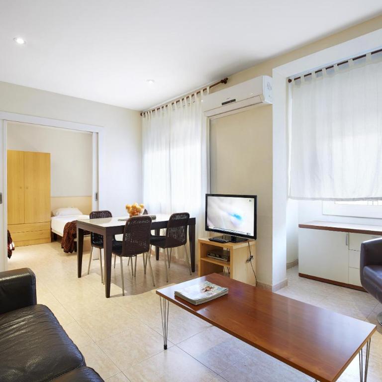 Apartamentos Calvet - Two-Bedroom Apartment - 9