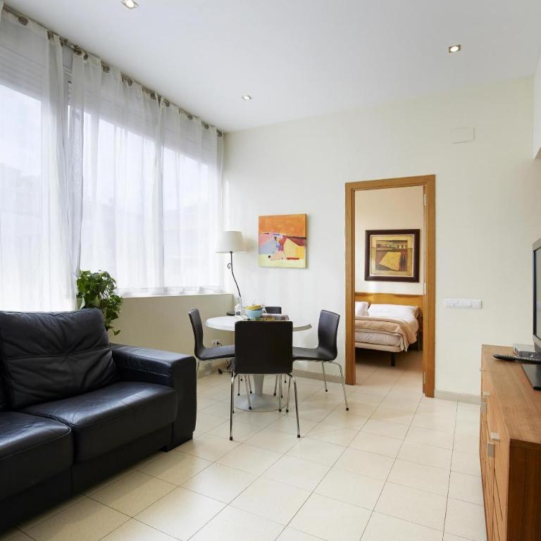 Apartamentos Calvet - Two-Bedroom Superior Apartment - 3