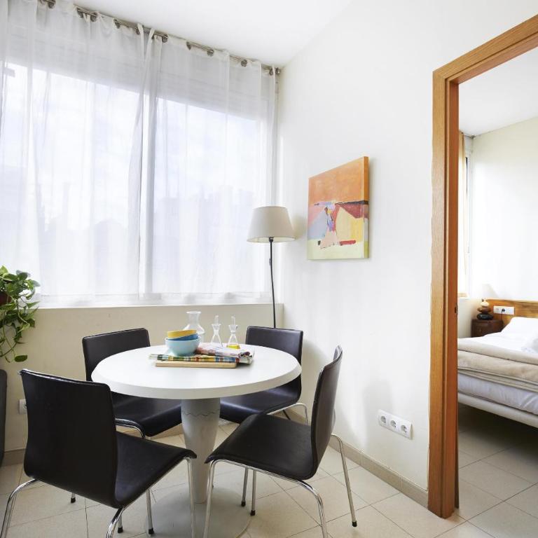 Apartamentos Calvet - Two-Bedroom Superior Apartment - 4