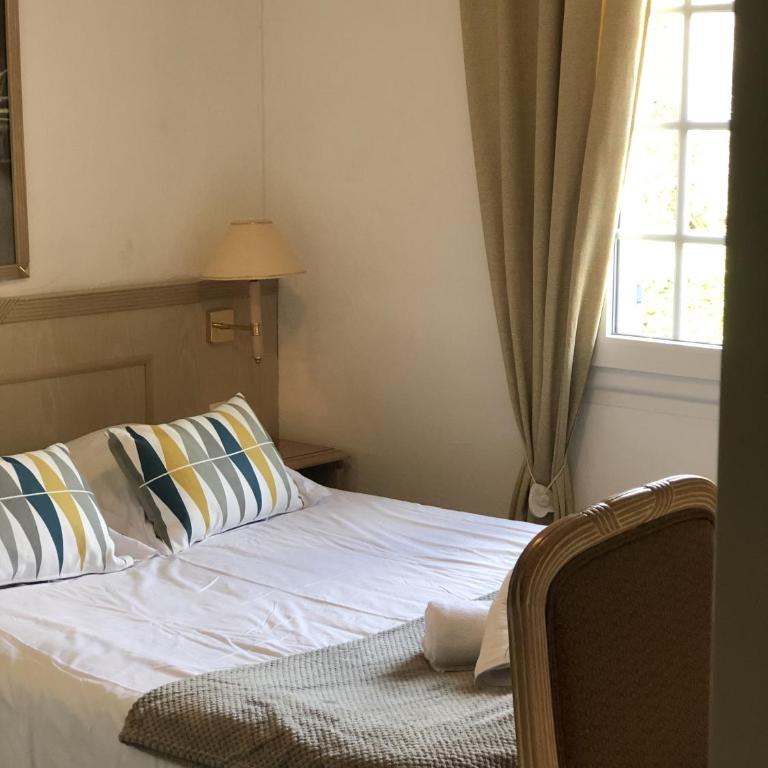 Logis Hôtels La Bastide des Golfs - Chambre Double - 8