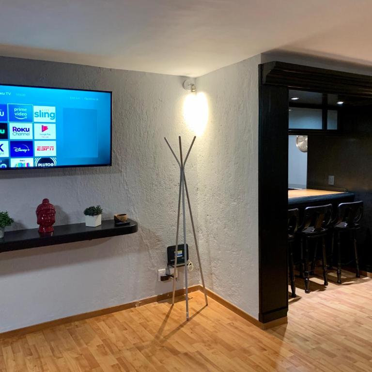 Super Departamento a 3 cuadras de Expo Guadalajara - Three-Bedroom Apartment - 8