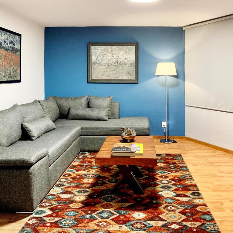 Super Departamento a 3 cuadras de Expo Guadalajara - Three-Bedroom Apartment - 13