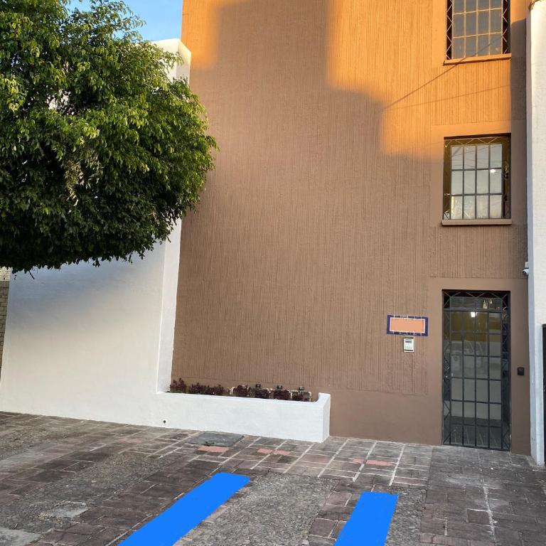 Super Departamento a 3 cuadras de Expo Guadalajara - Three-Bedroom Apartment - 17