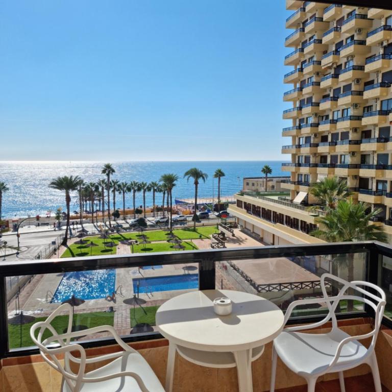 ALOHA PLAYA - One-Bedroom Apartment - 2