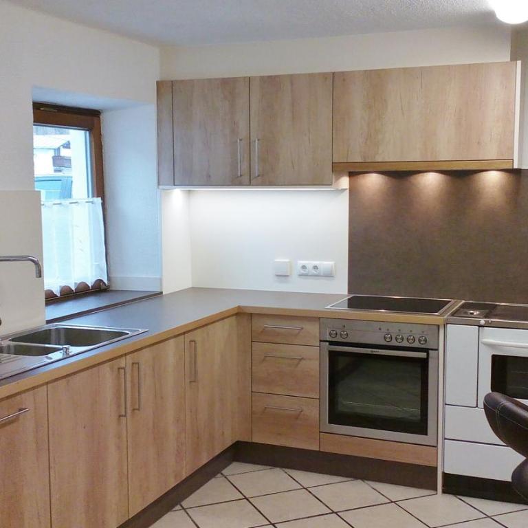 FERIENHAUS BERGBLICK 10-25 PERS Urig, echt & perfekt für Familien und Freunde Ideal für unvergessliche Tage mit traumhaftem Bergpanorama - Haus mit 8 Schlafzimmern - 10