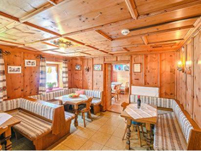 FERIENHAUS BERGBLICK 10-25 PERS Urig, echt & perfekt für Familien und Freunde Ideal für unvergessliche Tage mit traumhaftem Bergpanorama - Haus mit 8 Schlafzimmern - 16