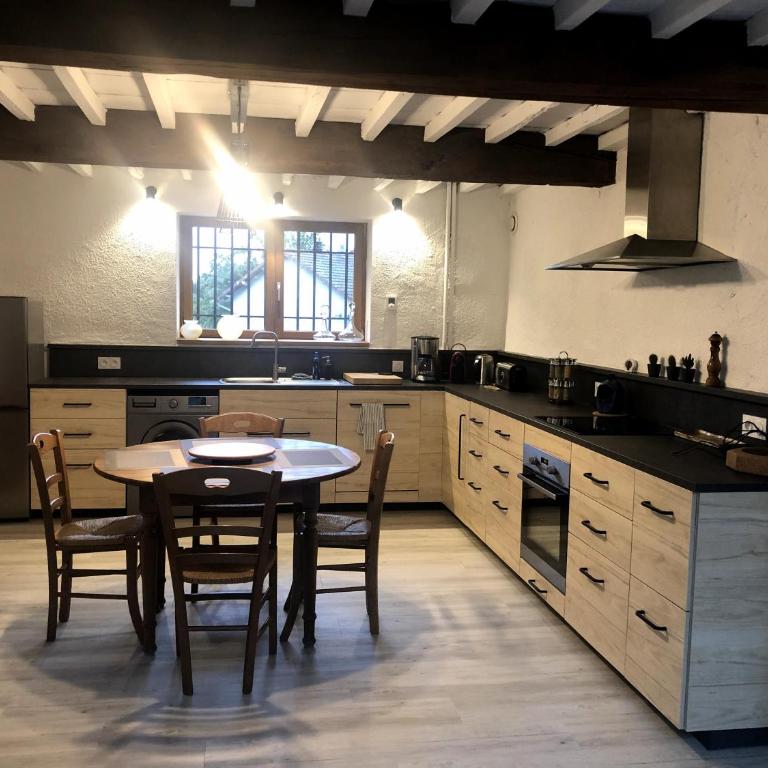 Havre de paix et de verdure proche Walibi et A43 - 4 étoiles - Maison 3 Chambres - 28