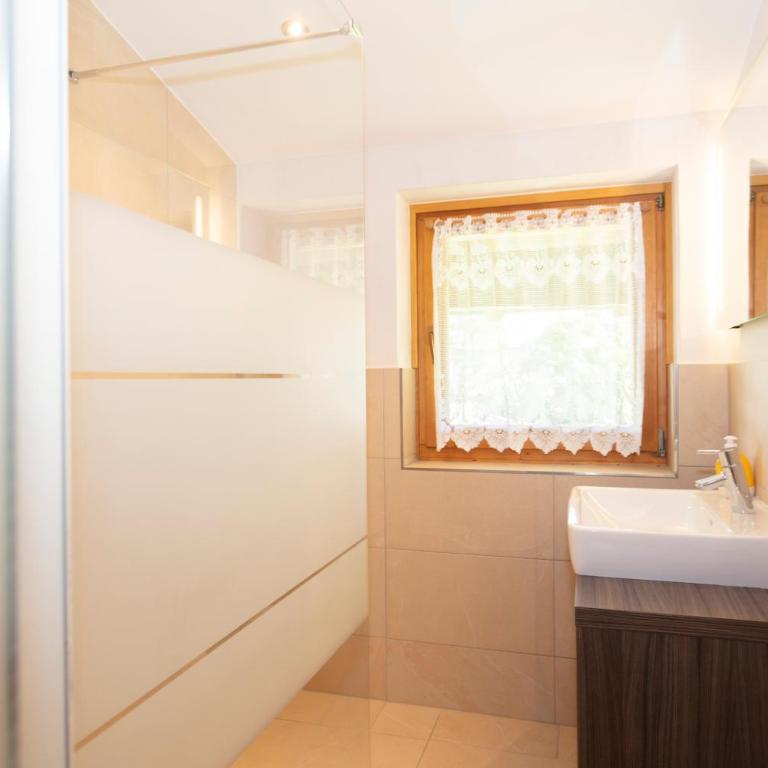 Appartement Schöne Aussicht - Großes Apartment mit 1 Schlafzimmer und Balkon - 2
