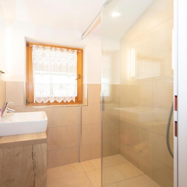 Appartement Schöne Aussicht - Großes Apartment mit 1 Schlafzimmer und Balkon - 1