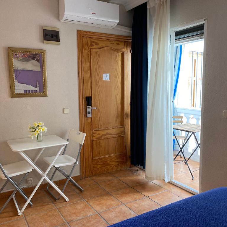 Hostal Moscatel - Queen Room with Spa Bath - 3