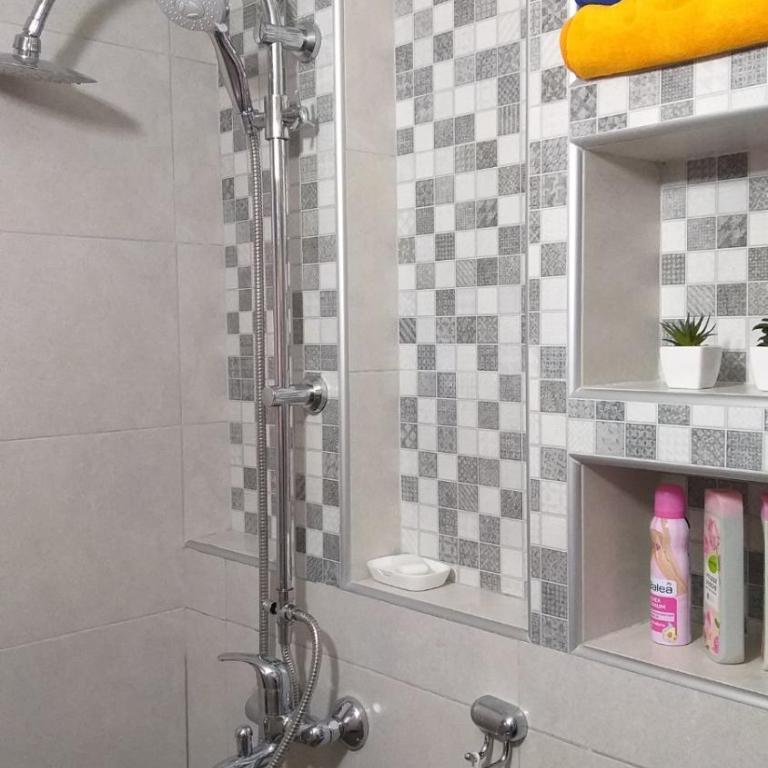 Apartman sa garažom i internetom - One-Bedroom Apartment - 13