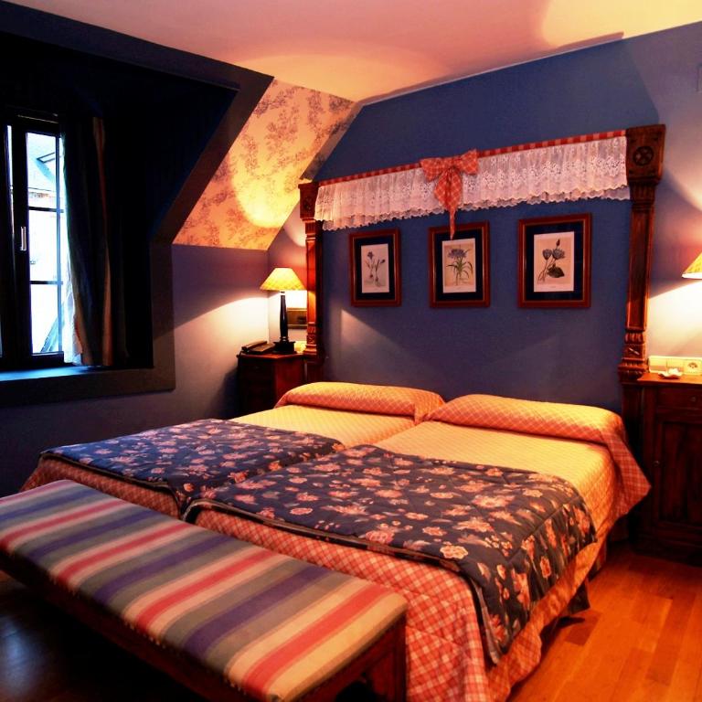 Hotel Almud - Chambre Double ou Lits Jumeaux avec Lit d'Appoint - 2