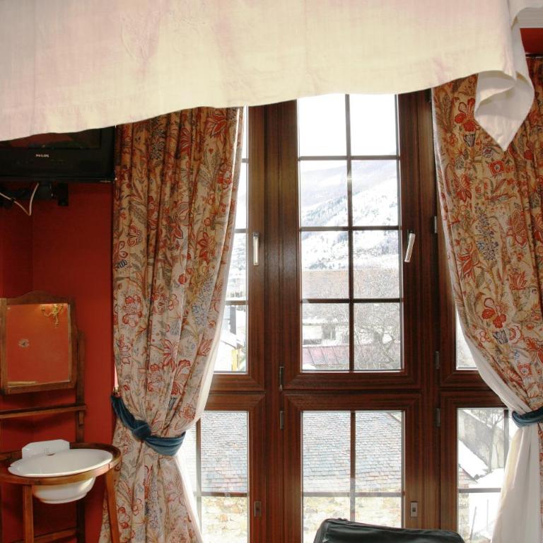 Hotel Almud - Chambre Double ou Lits Jumeaux avec Lit d'Appoint - 3