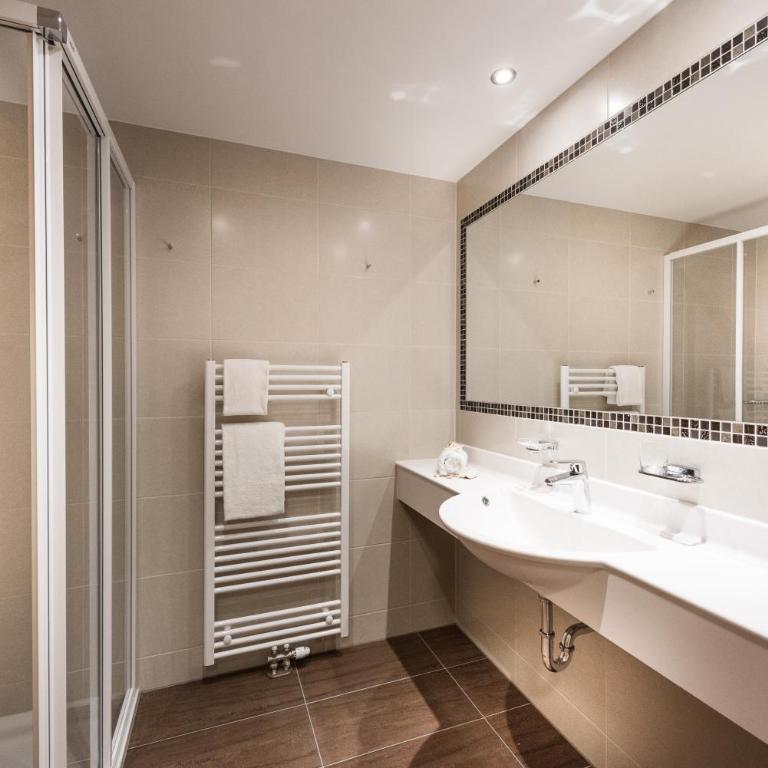 Aktiv- & Gesundheitsresort das GXUND - Thermeneintritt inklusive - Deluxe Doppelzimmer mit Dusche - 8