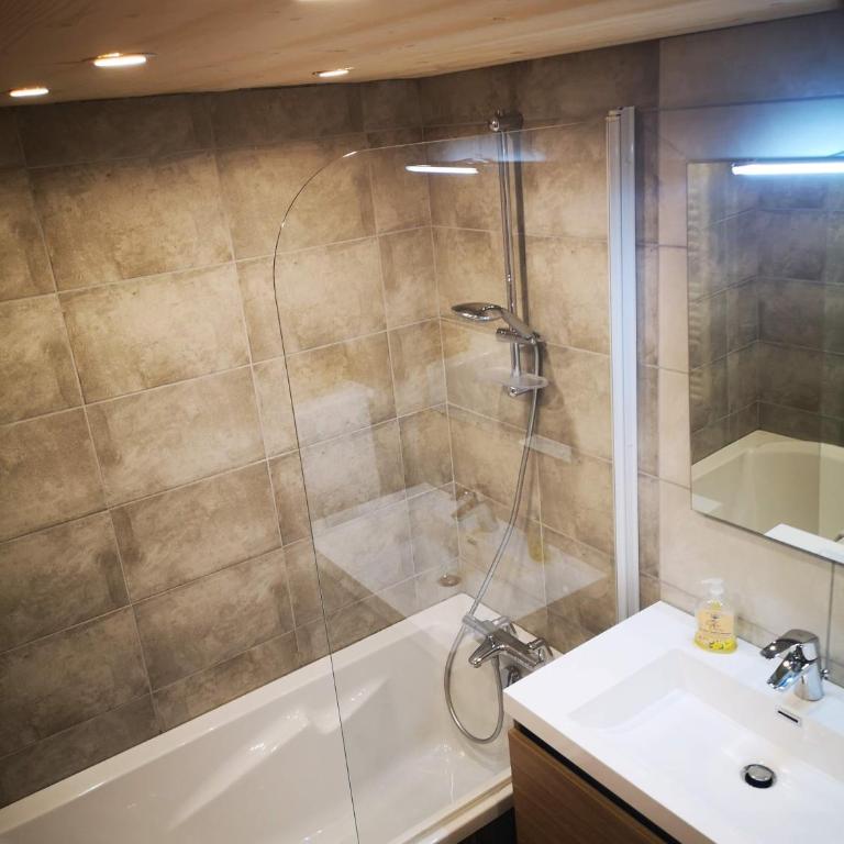 Stunning view crossing apartment - 1 bedroom + mezzanine - 5pax - Tignes Val Claret - Two-Bedroom Apartment - 30
