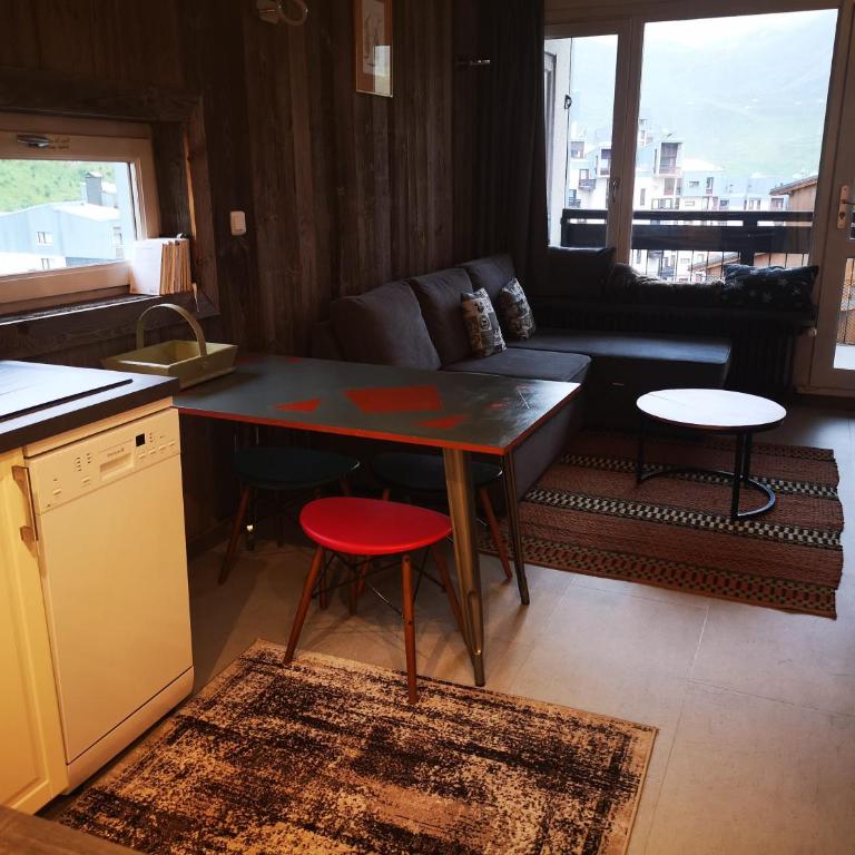 Stunning view crossing apartment - 1 bedroom + mezzanine - 5pax - Tignes Val Claret - Two-Bedroom Apartment - 5