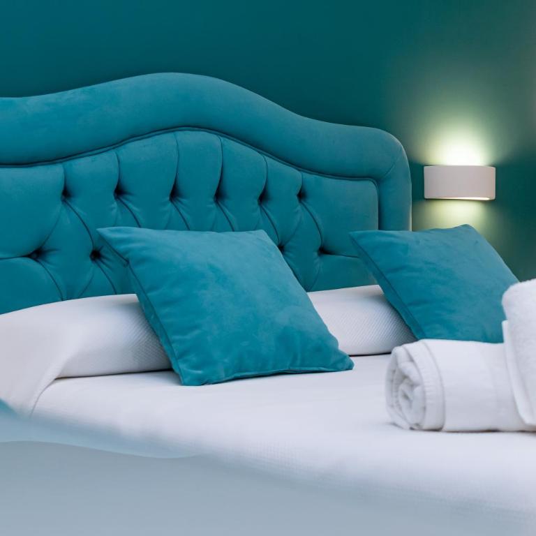Tiffany Suites - Camera Matrimoniale Deluxe - 9