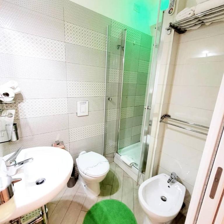B&b Vatican Inside - Camera Matrimoniale/Doppia con Letti Singoli con Bagno Privato - 5